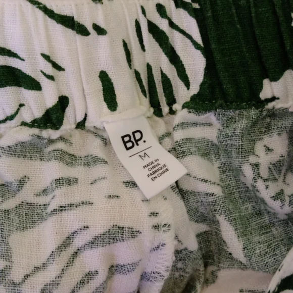 BP Shorts - Picture 3 of 3